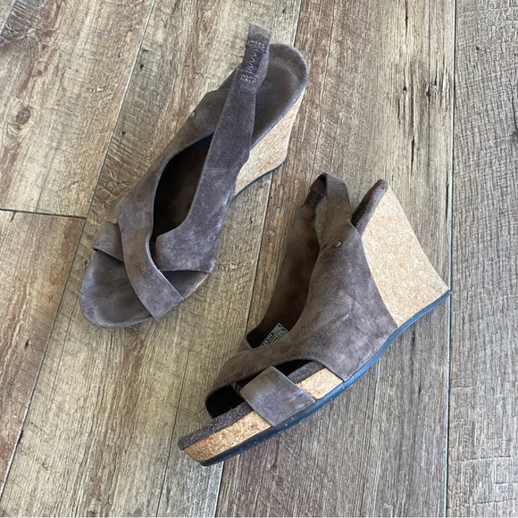 Ugg Australia Hazel brown suede cork wedge sandals size 8 - Picture 11 of 12